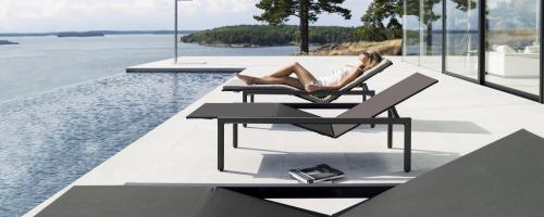 Ligbedden en luxe stoelen