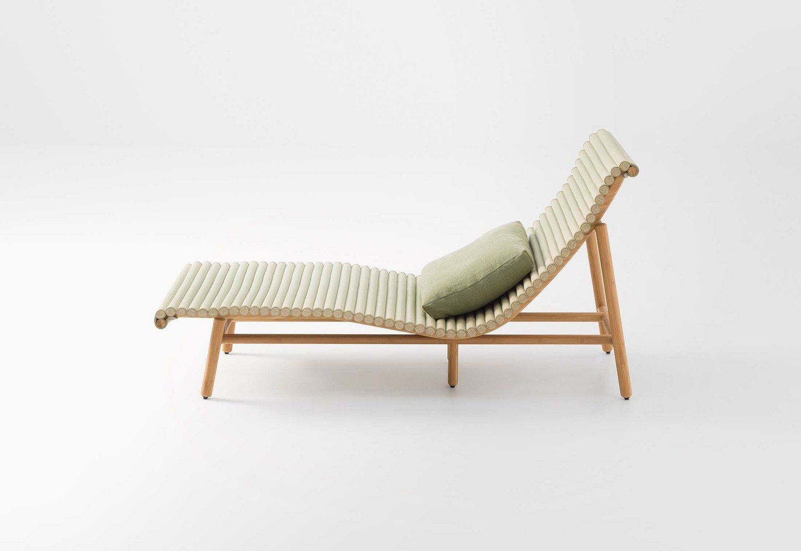 Paola Lenti Shibusa chaise longue HORA Barneveld 1.jpg