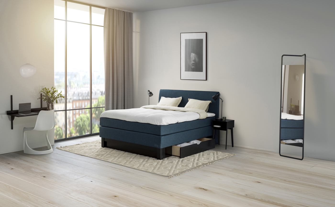 Jensen_Diplomat_Continental_Blue478_FenixPlus_StorageFrame-open_Charon-Black_0059.jpg