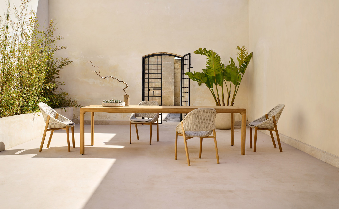 elio_armchair_illum_dining_table_teak_a_0.jpg