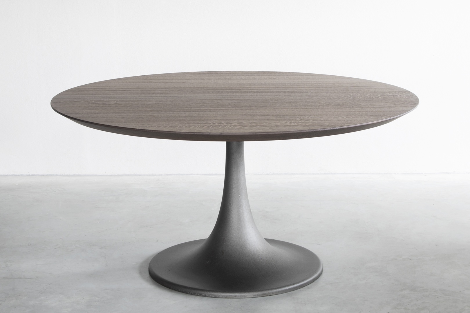 Crude iron dining table - 01.JPG