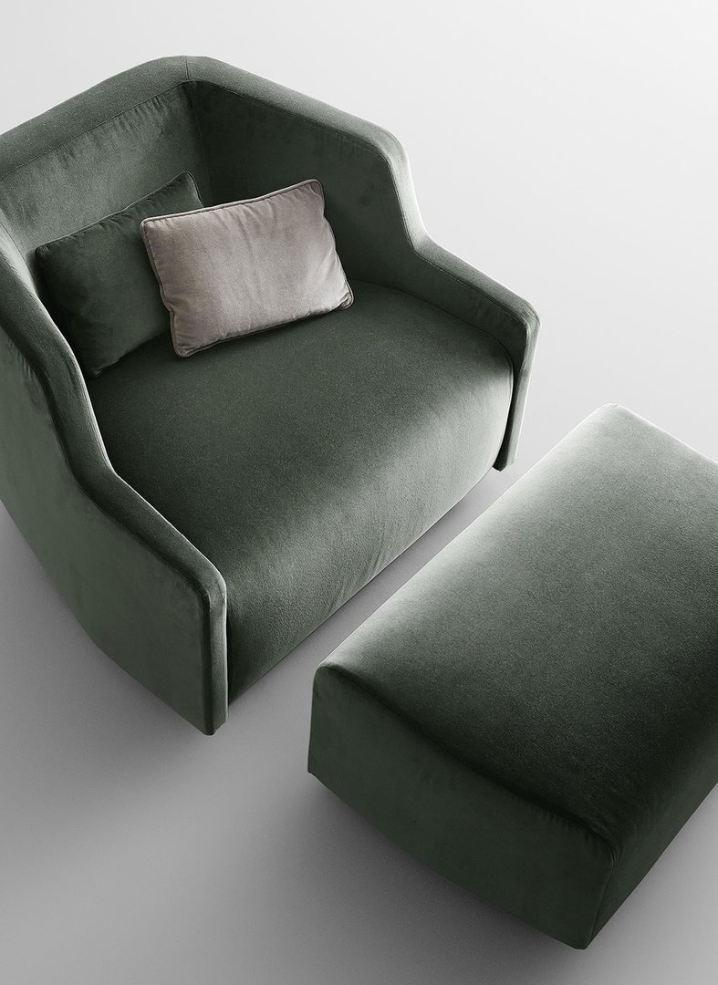 Gallotti & Radice First Poltrona armchair sfeer 2.jpg