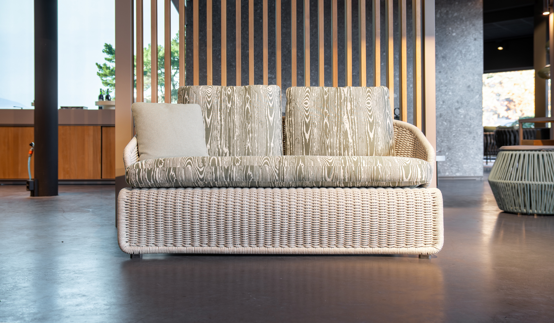 HORA-SALE-1200-700-03-Minotti Halley sofa.jpg