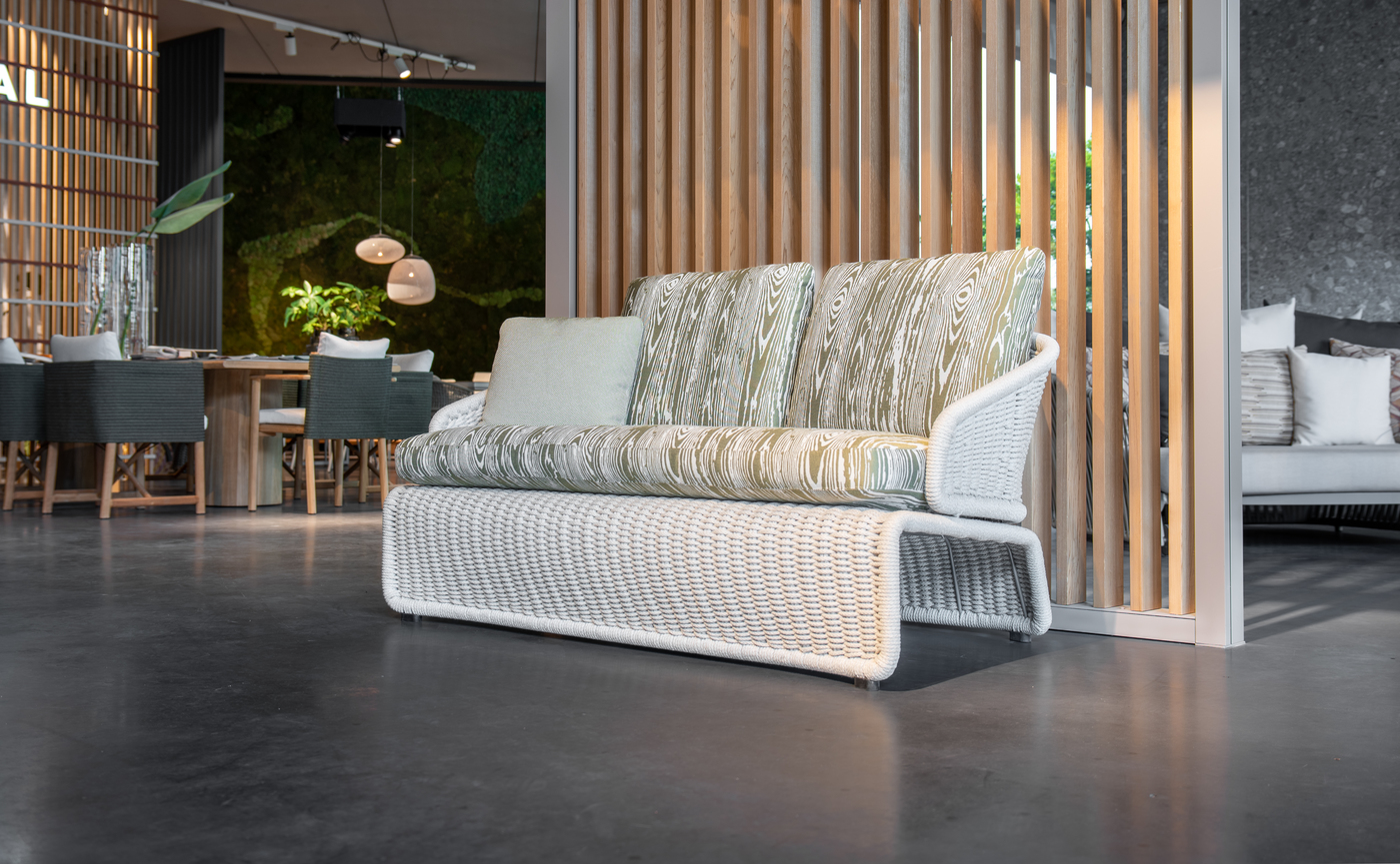 HORA-SALE-1200-700-02-Minotti Halley sofa.jpg