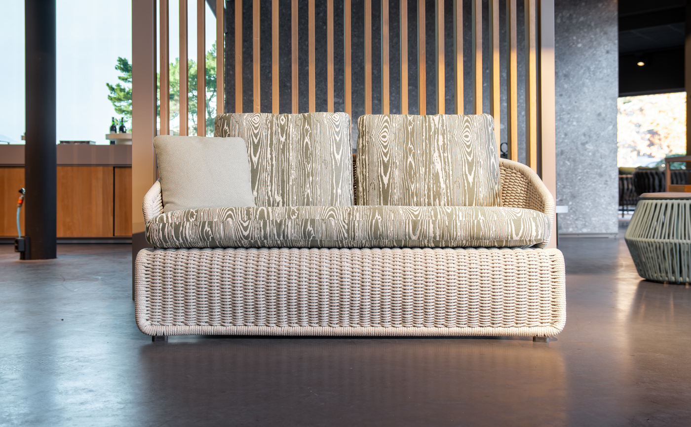 HORA-SALE-1200-700-03-Minotti Halley sofa.jpg