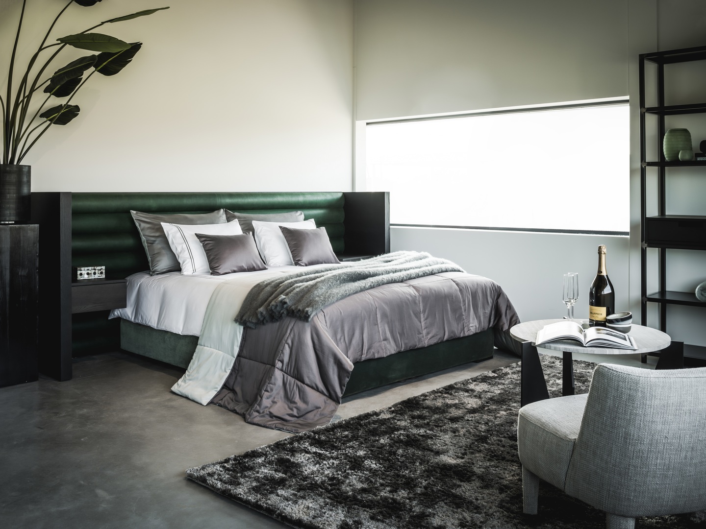 Nilson Beds - Francois Ohmann Waxx 7312_tafel en stoel_HRlow.jpg