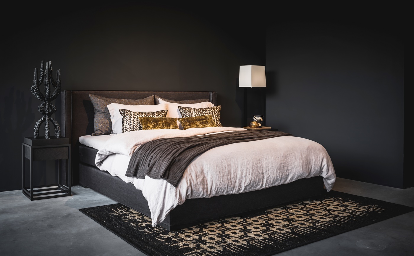 Nilson Beds - Marseille Rubelli Nero_lichter_HRlow.jpg