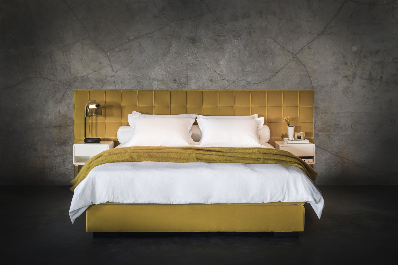 Nilson Beds - Napoli Ice Corn achtergrond beton.jpg