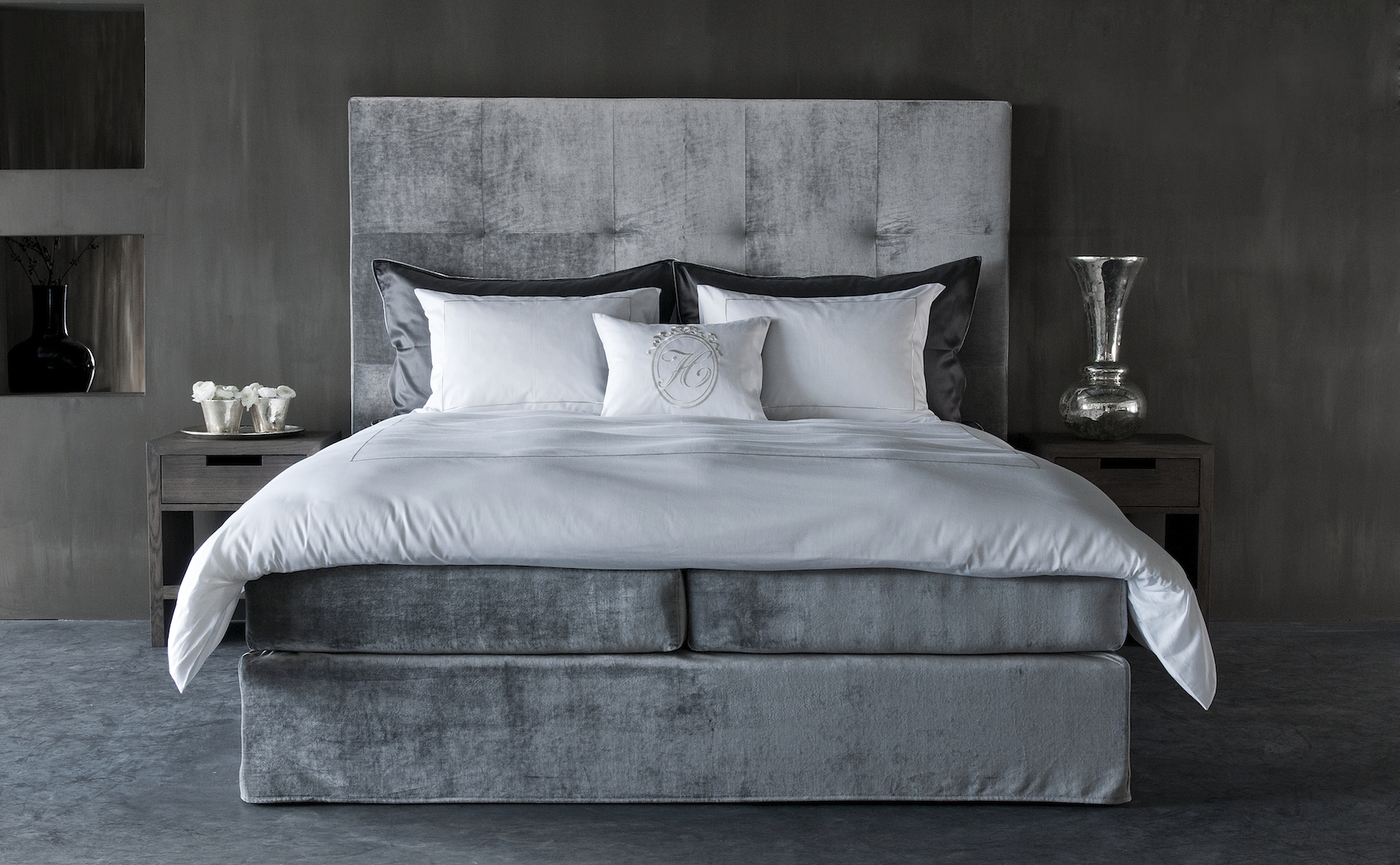 Nilson Beds - Square Orbit silver grey.jpg