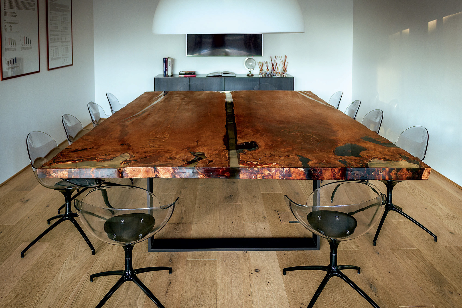 Riva 1920 Kauri Newton tafel table eettafel dining table HORA Barneveld 5.jpg