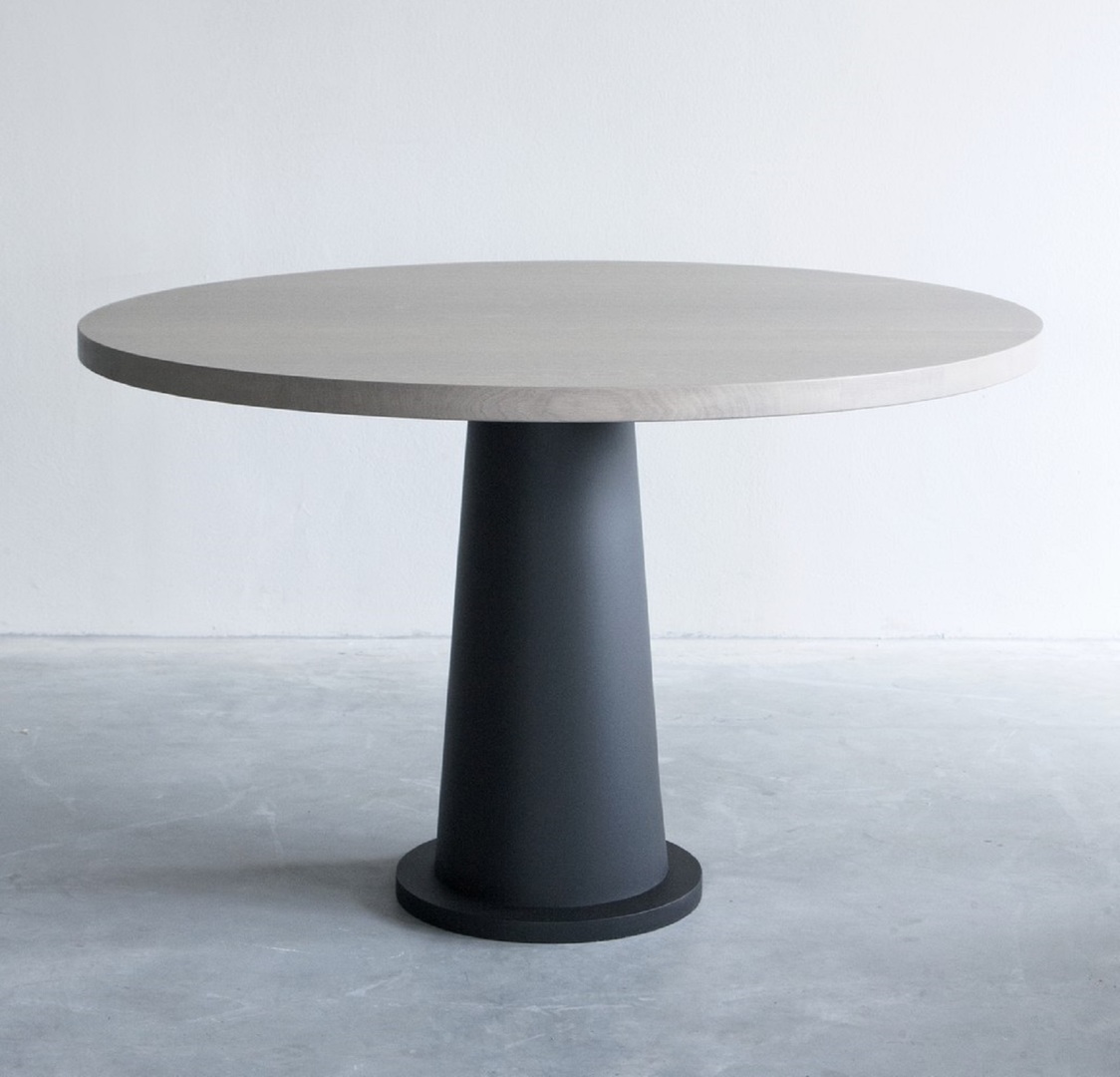 Kops round table with steel base (5) groot.jpg