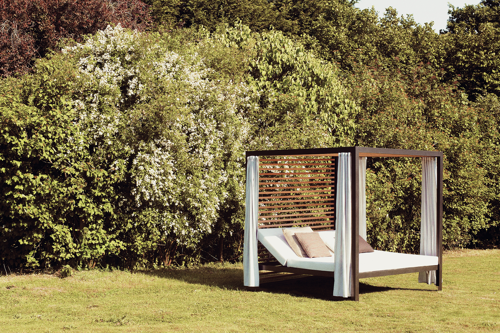 Kettal Daybed Landscape Hora Barneveld 3.jpg