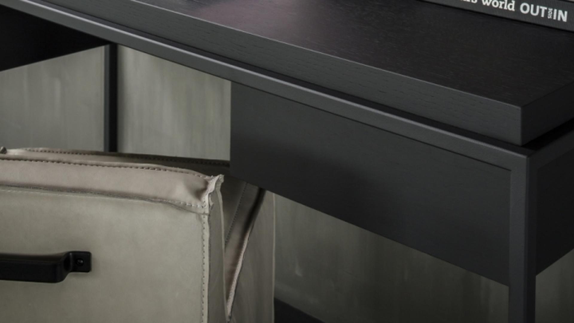 Nilson_Beds_Menton_desk_detail.jpg