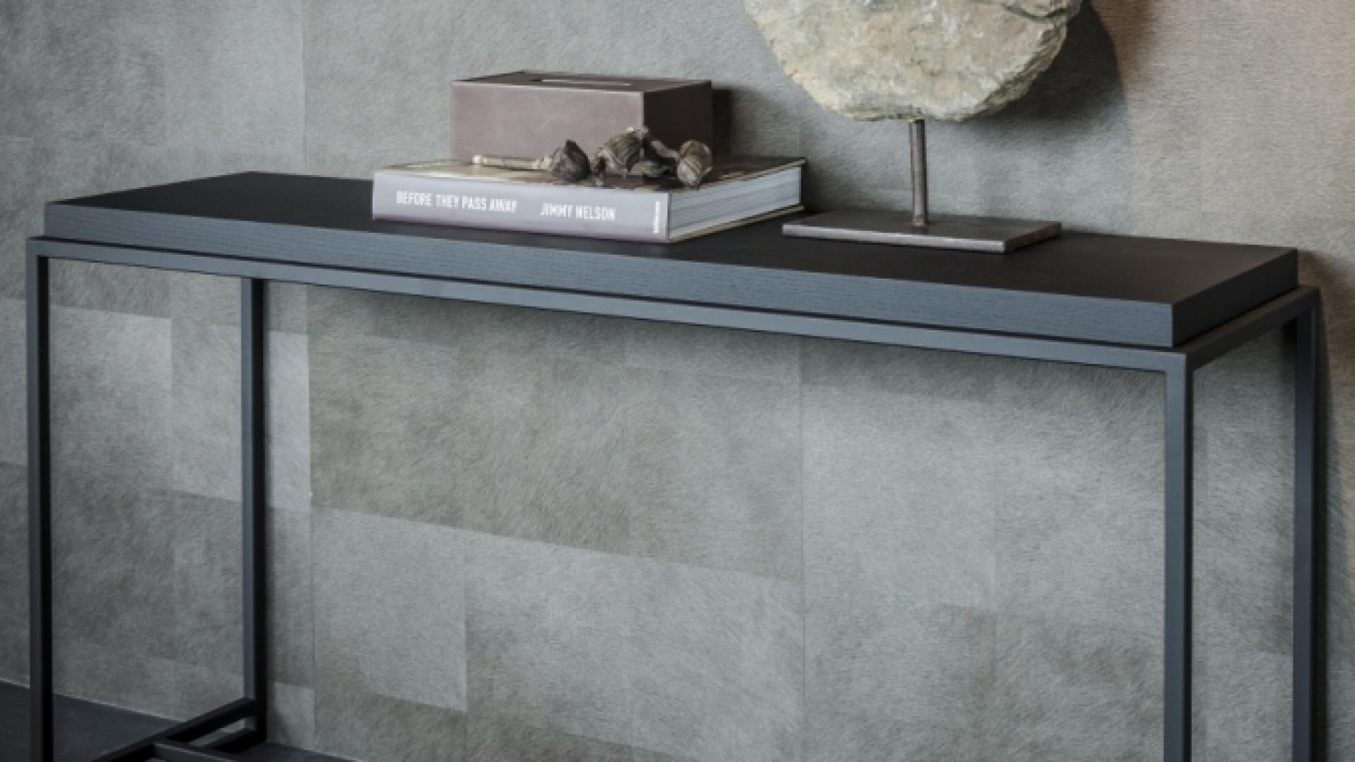 Nilson_Beds_Menton_side_table_black.jpg
