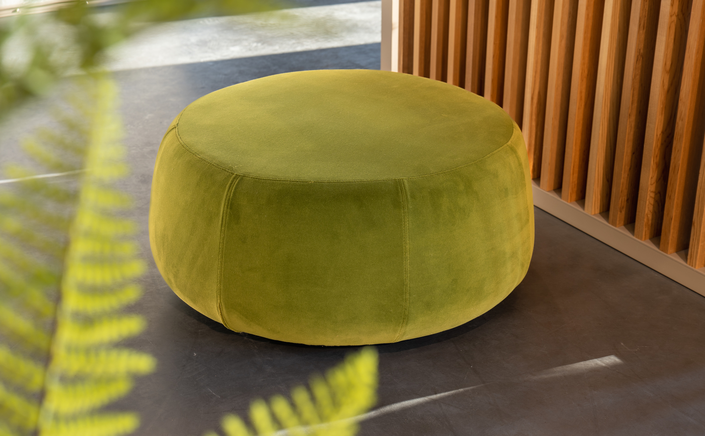 HORA-SALE-1200-700-09-Tribu╠ü Nomad poef.jpg