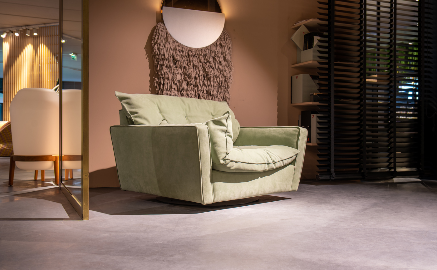 3b-Baxter-SORRENTO REVOLVING ARMCHAIR.jpg