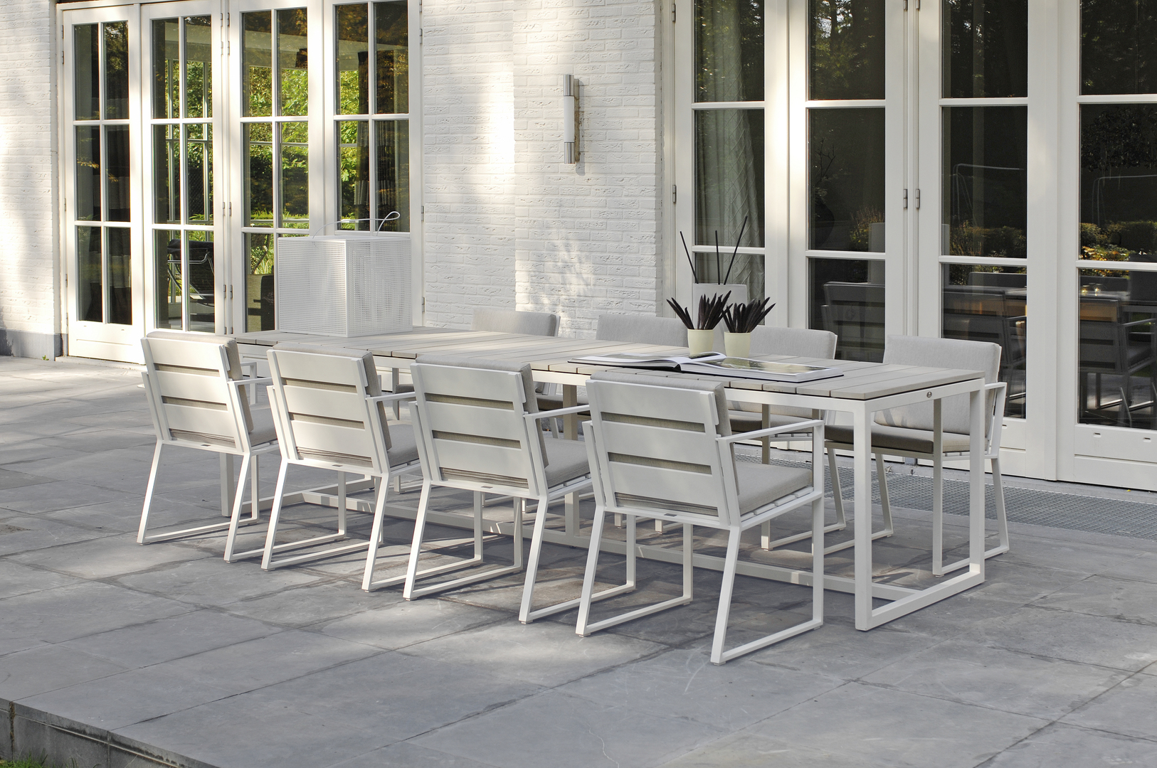 Borek Aluminium Samos chair Venice table-1.jpg