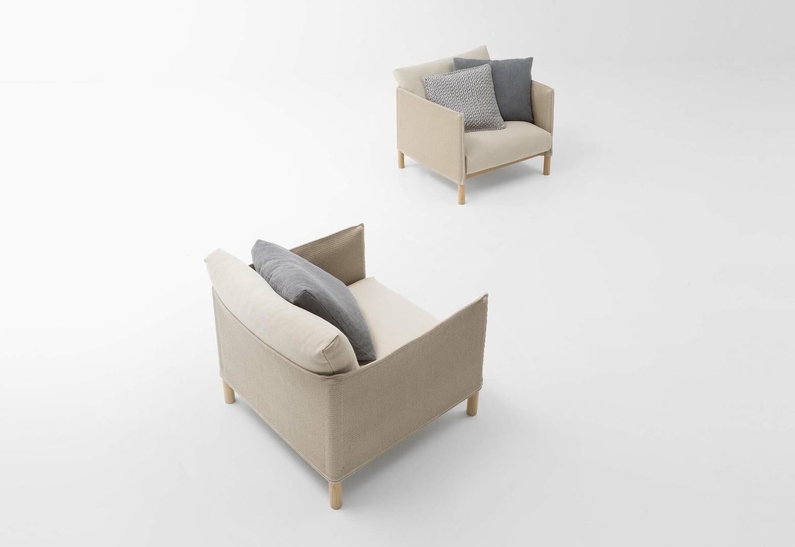 Paola Lenti Vespucci stoel armchair HORA Barneveld 1.jpg