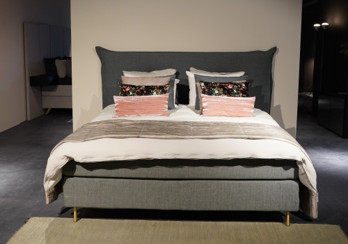 Prestige Continental boxspring - Modern nightstands - Clive bench