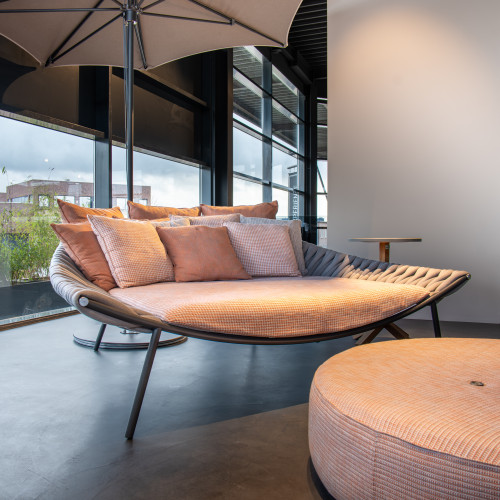 Outdoor Arena daybed - Double poef - Root tafeltje