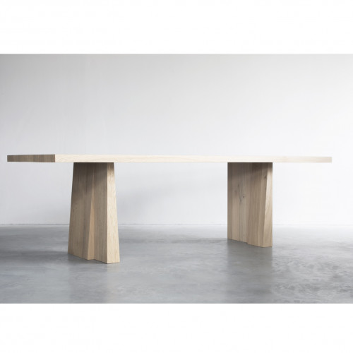 Eli Slim table