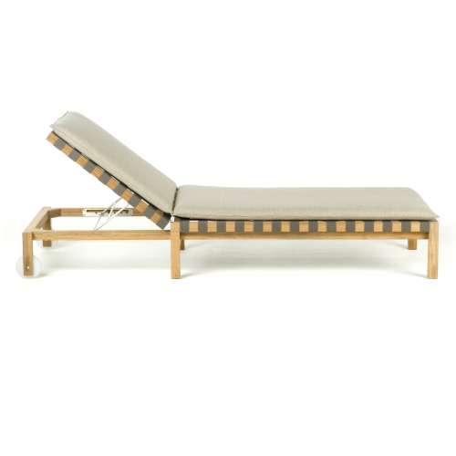 Mistral 104 sunlounger