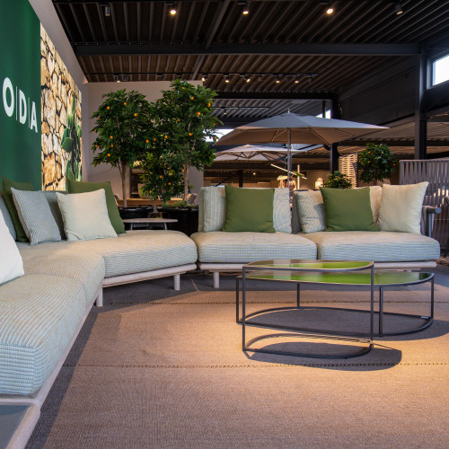 Outdoor Eden bank - Laze fauteuil / voetenbank - Leaf / Piper / Eden tafel - karpet 