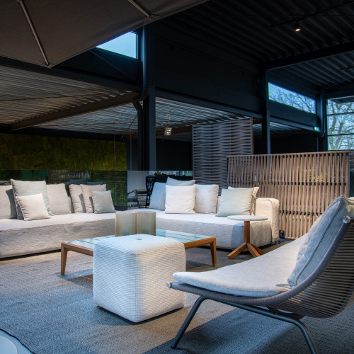 Outdoor Dandy / Laze bank - Harp fauteuil - Double poef - Teka / Root / Piper tafel - Atlas karpet