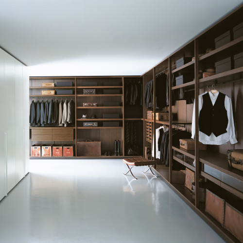 Storage Walk-in closet