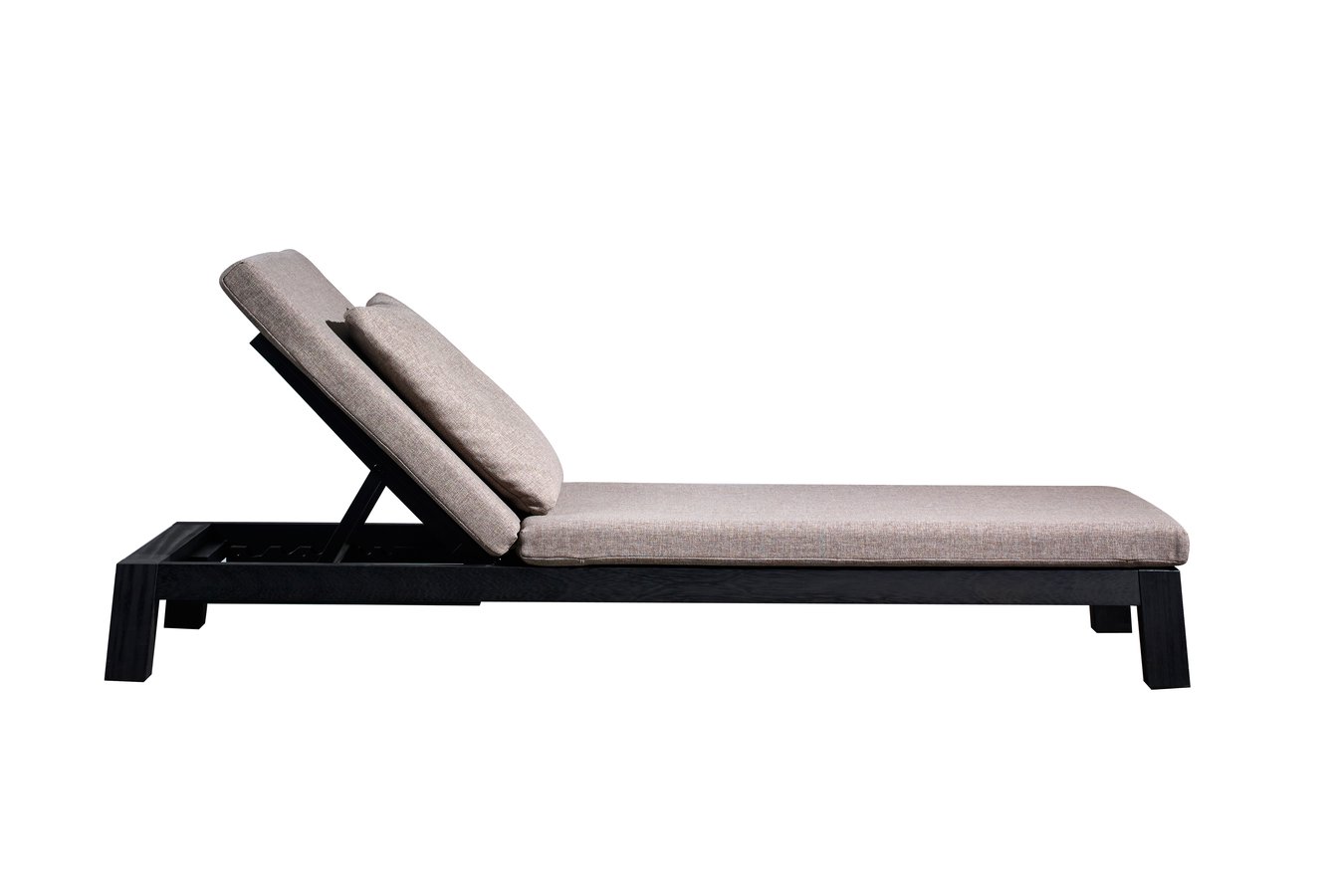 Gijs sunlounger.jpg