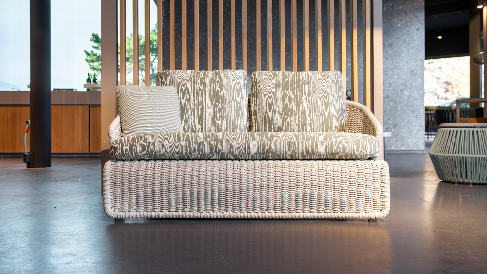 HORA-SALE-1200-700-03-Minotti Halley sofa.jpg