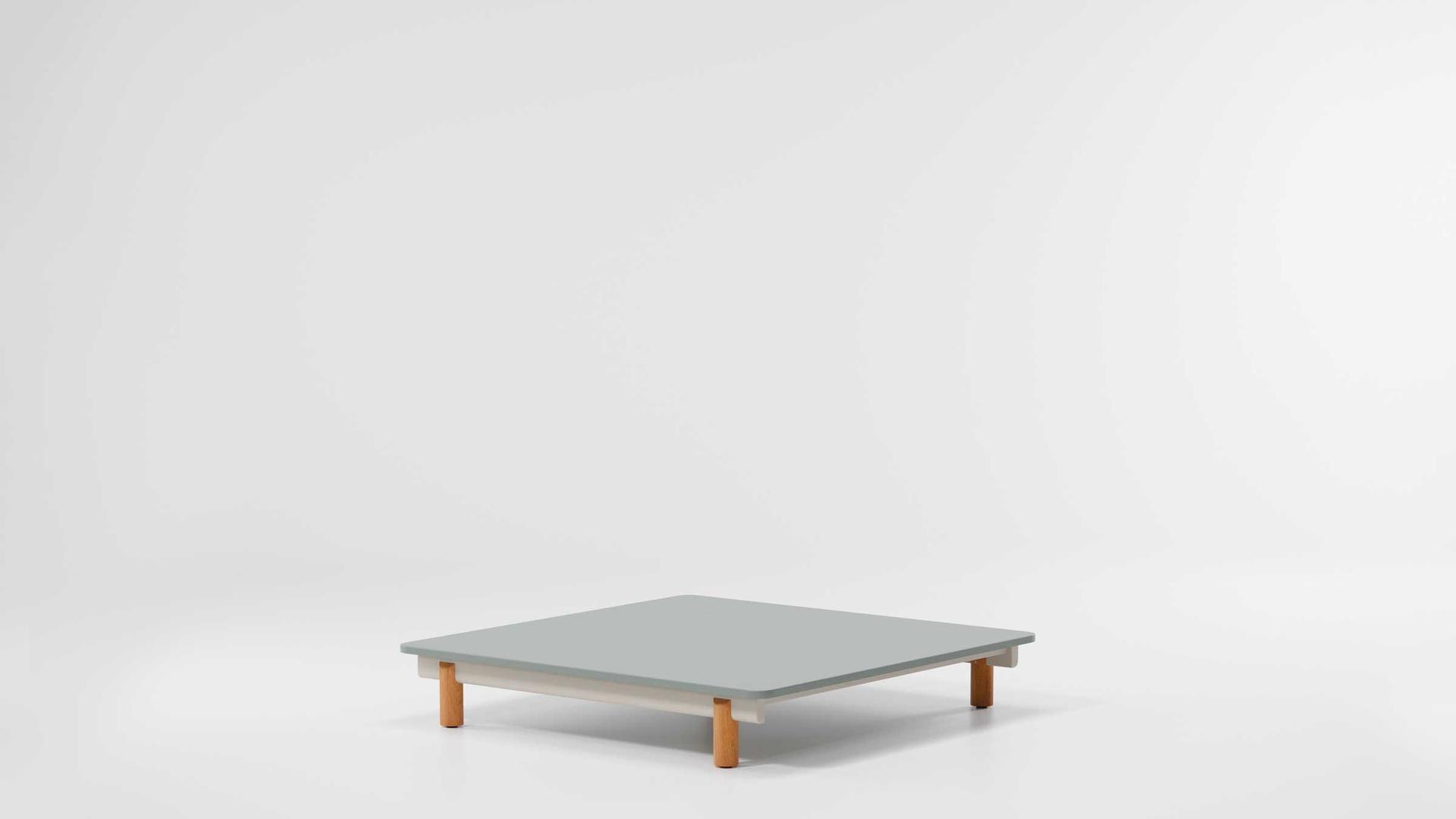 Molo_center_table.jpg