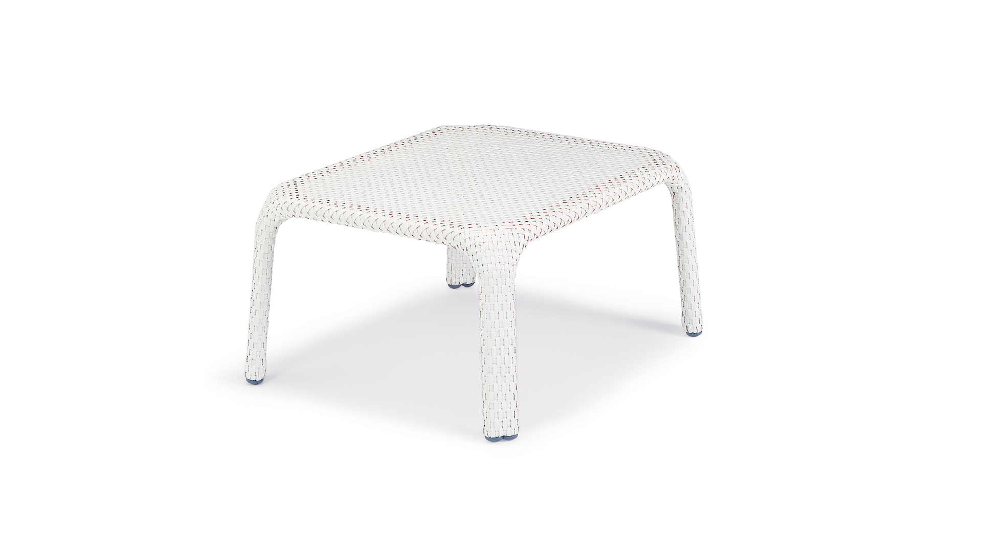 Dedon Seashell footstool.png