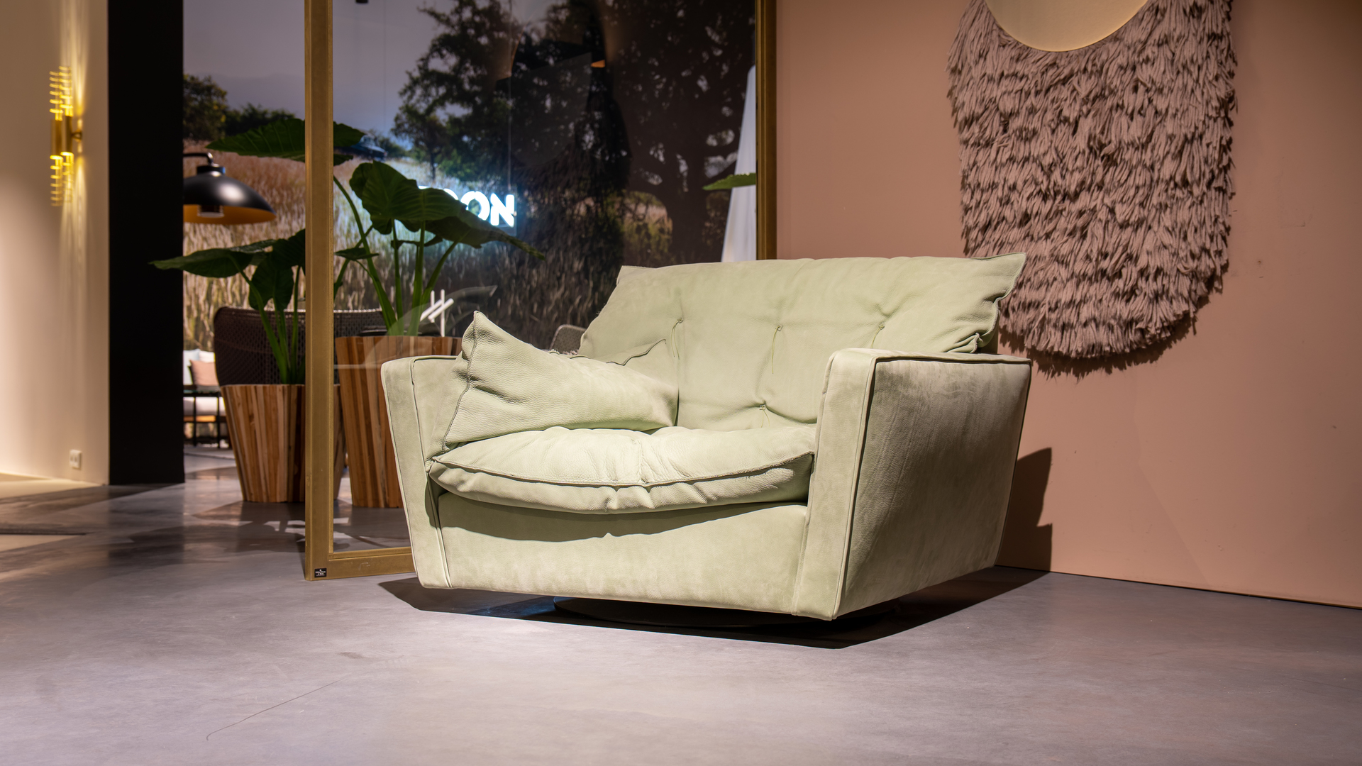1b-Baxter-SORRENTO REVOLVING ARMCHAIR.jpg