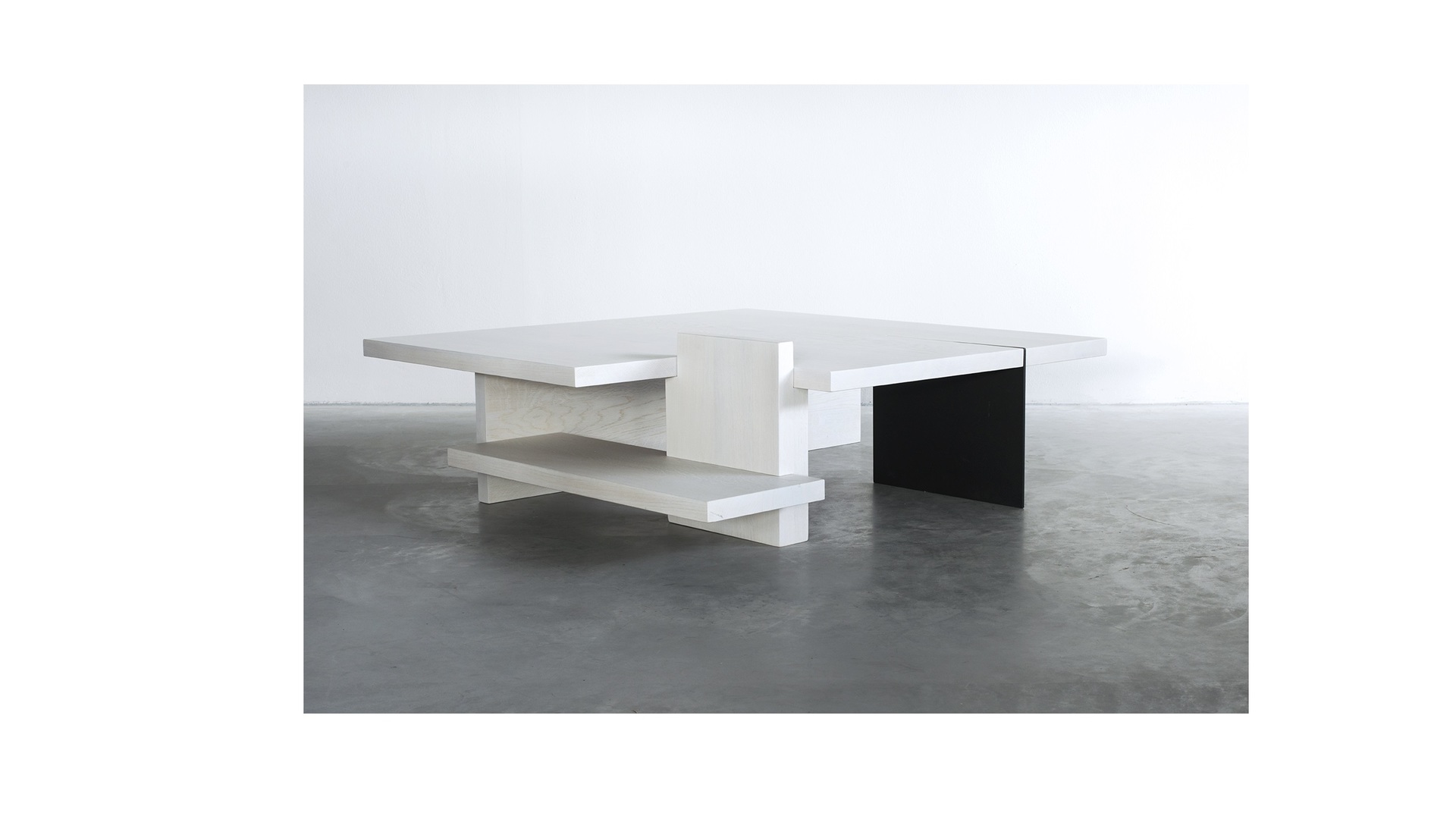 Stijl square coffee table with epoxy steel (1) klein.jpg