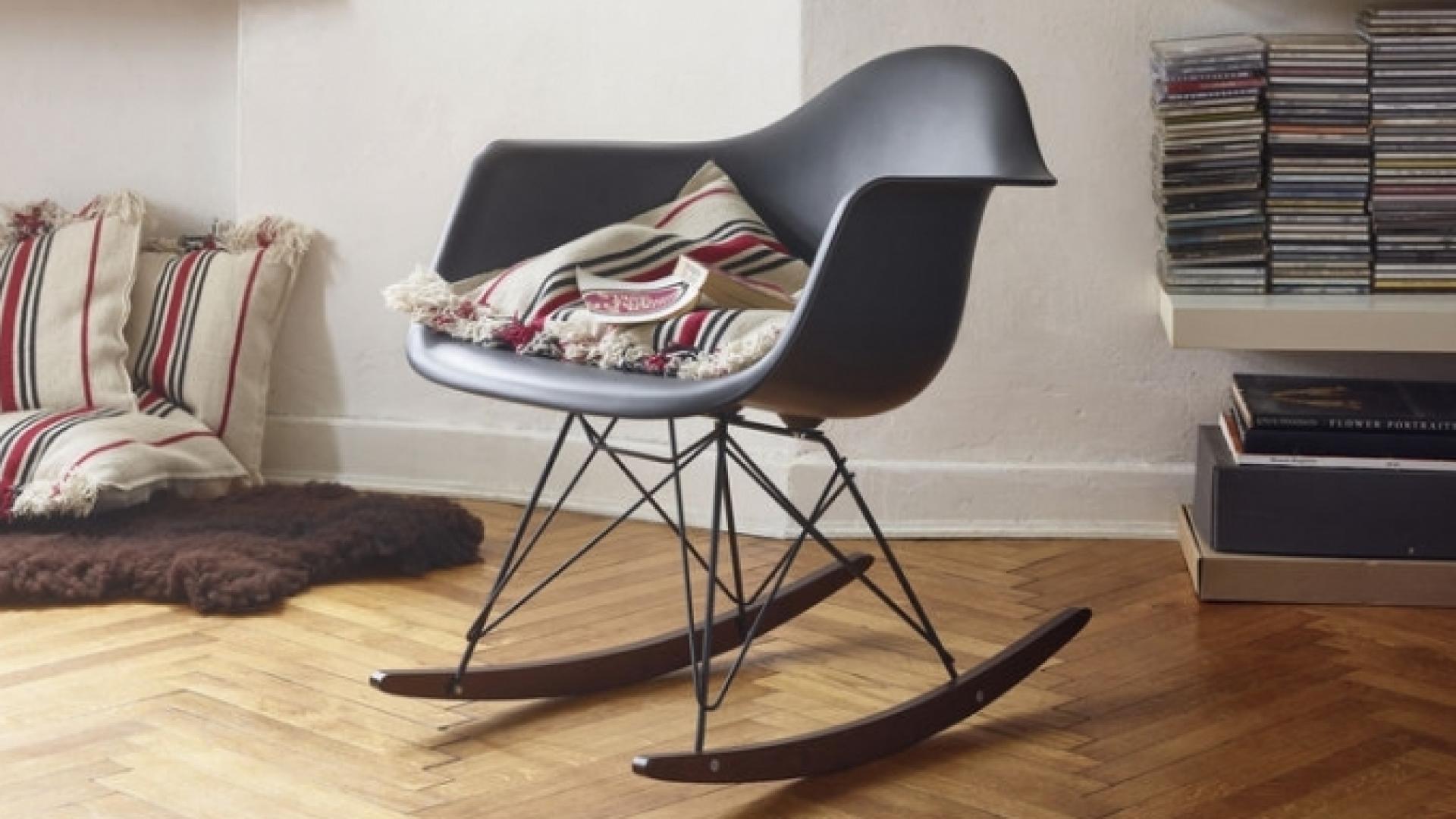 Eames Plastic Armchair RAR