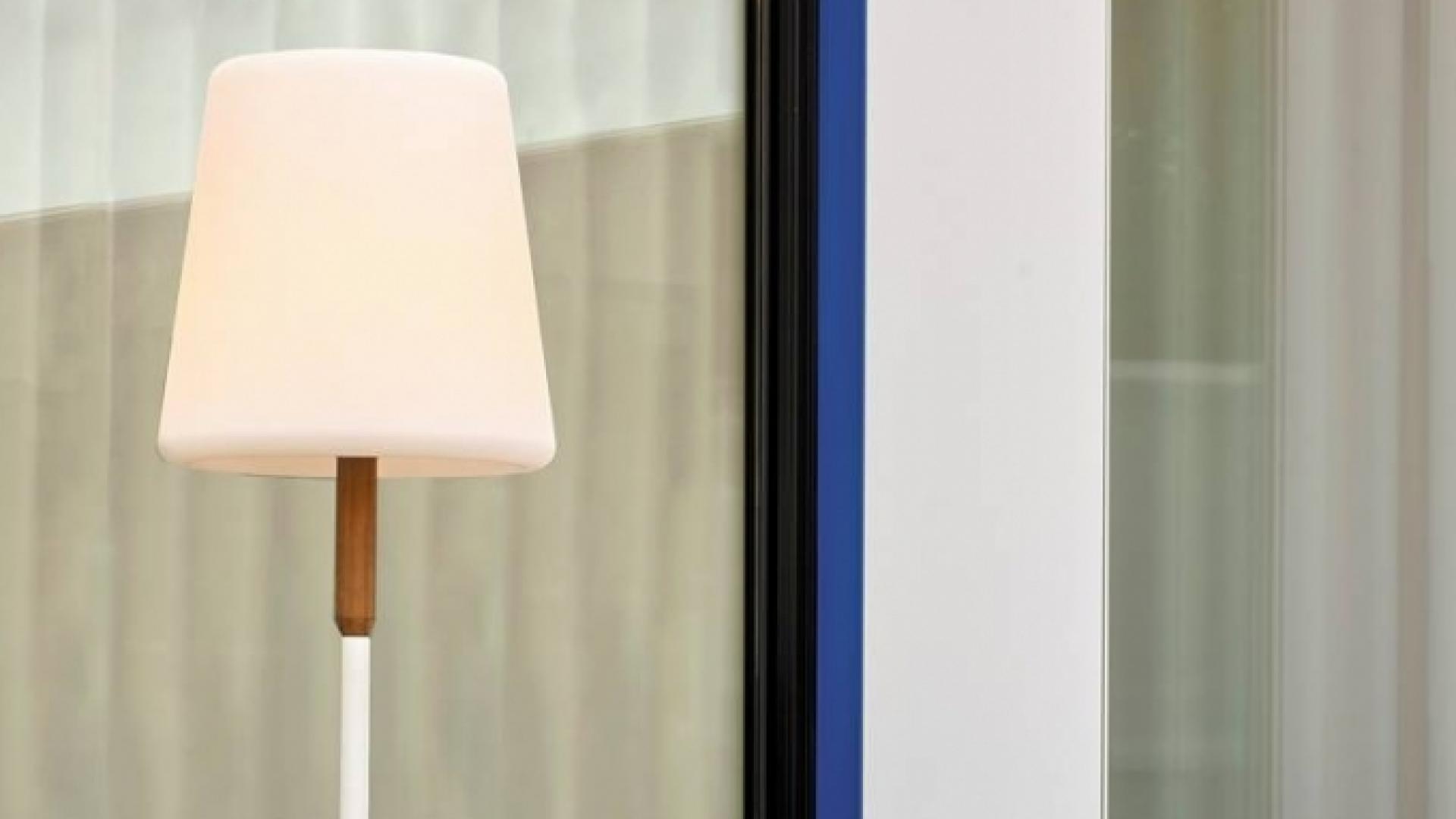 Glow lamp