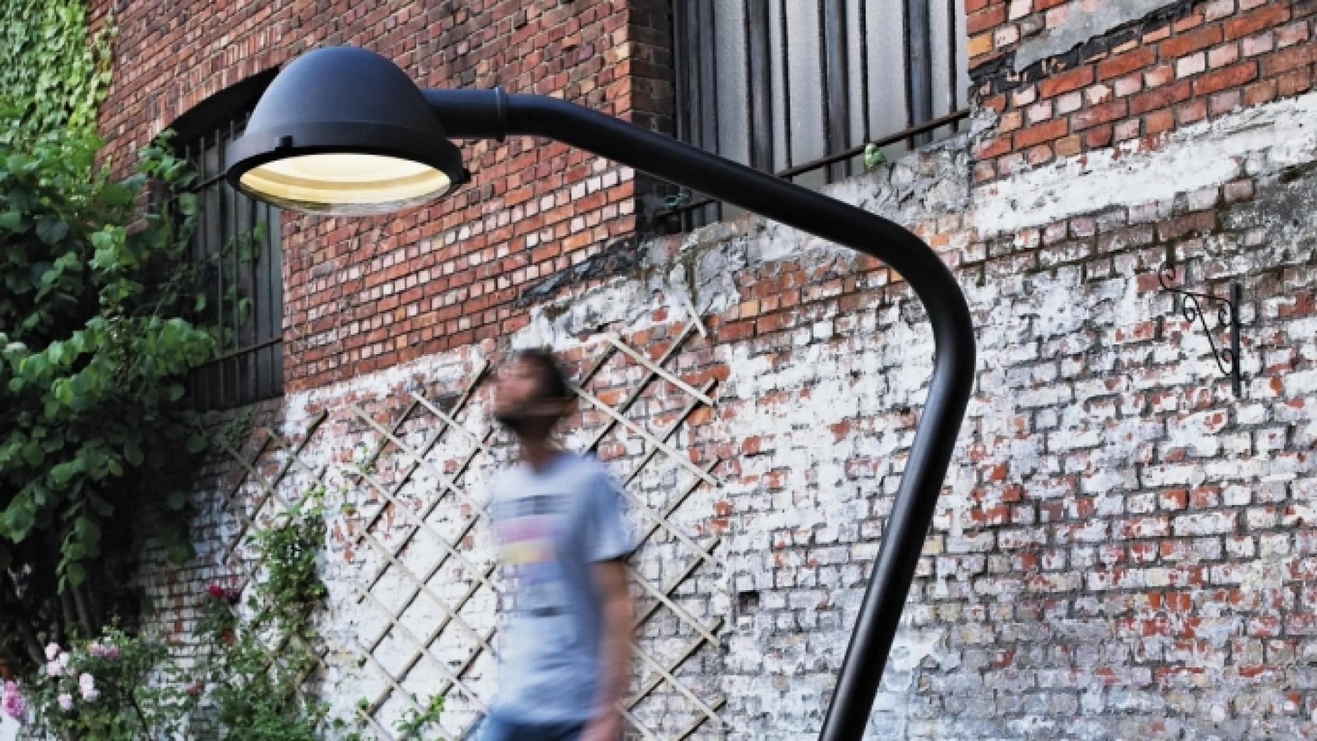 The Outsider floor lamp