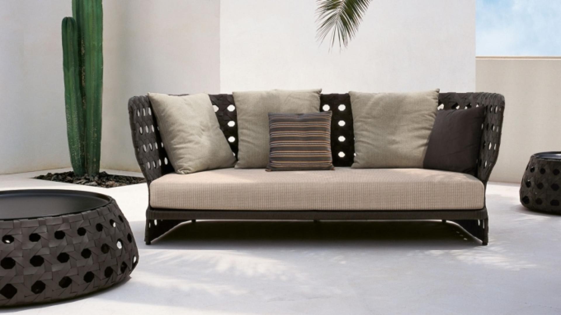 Canasta sofa