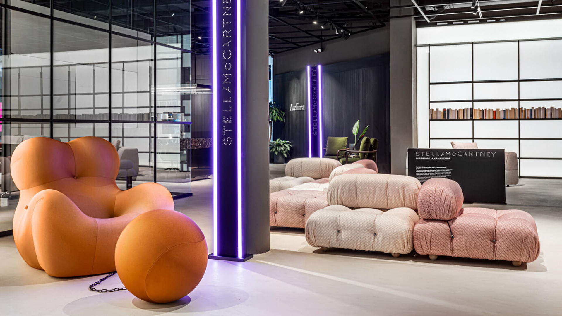 Camaleonda x Stella McCartney modulaire bank opstelling 4