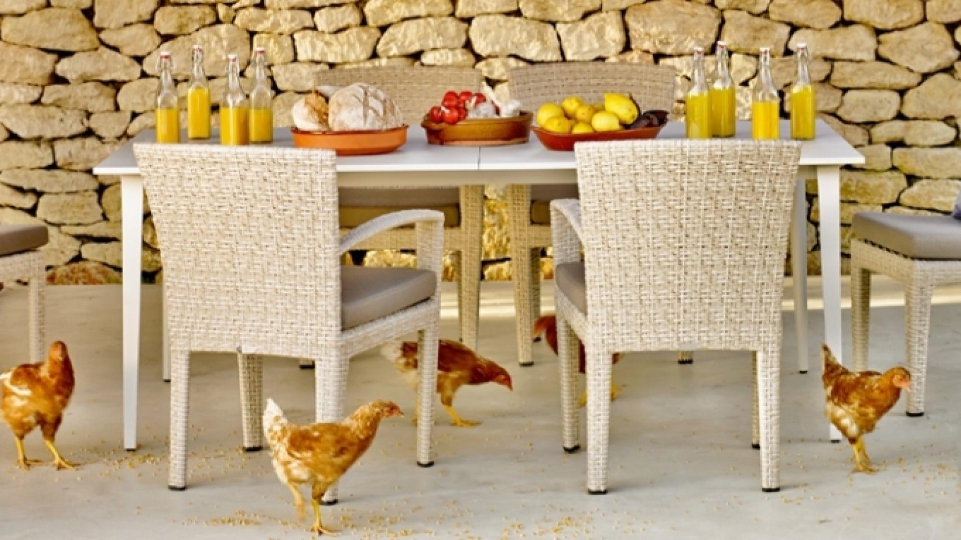Panama dining table