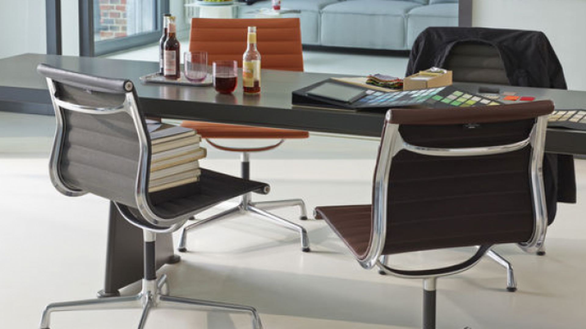 Aluminium Chair EA 105