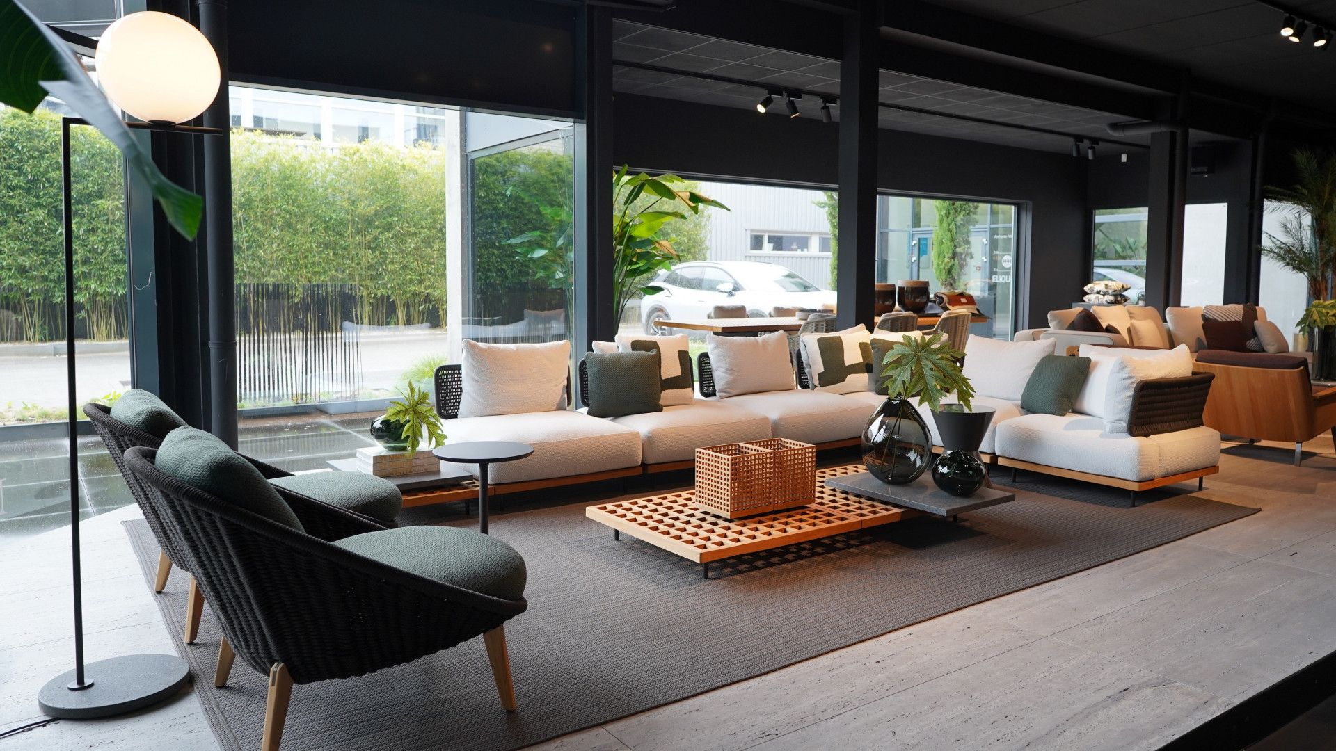 Quadrado - Cesar coffeetable - Lido cord Armchair - Warren table - IC F2 lamp - Brade Carpet
